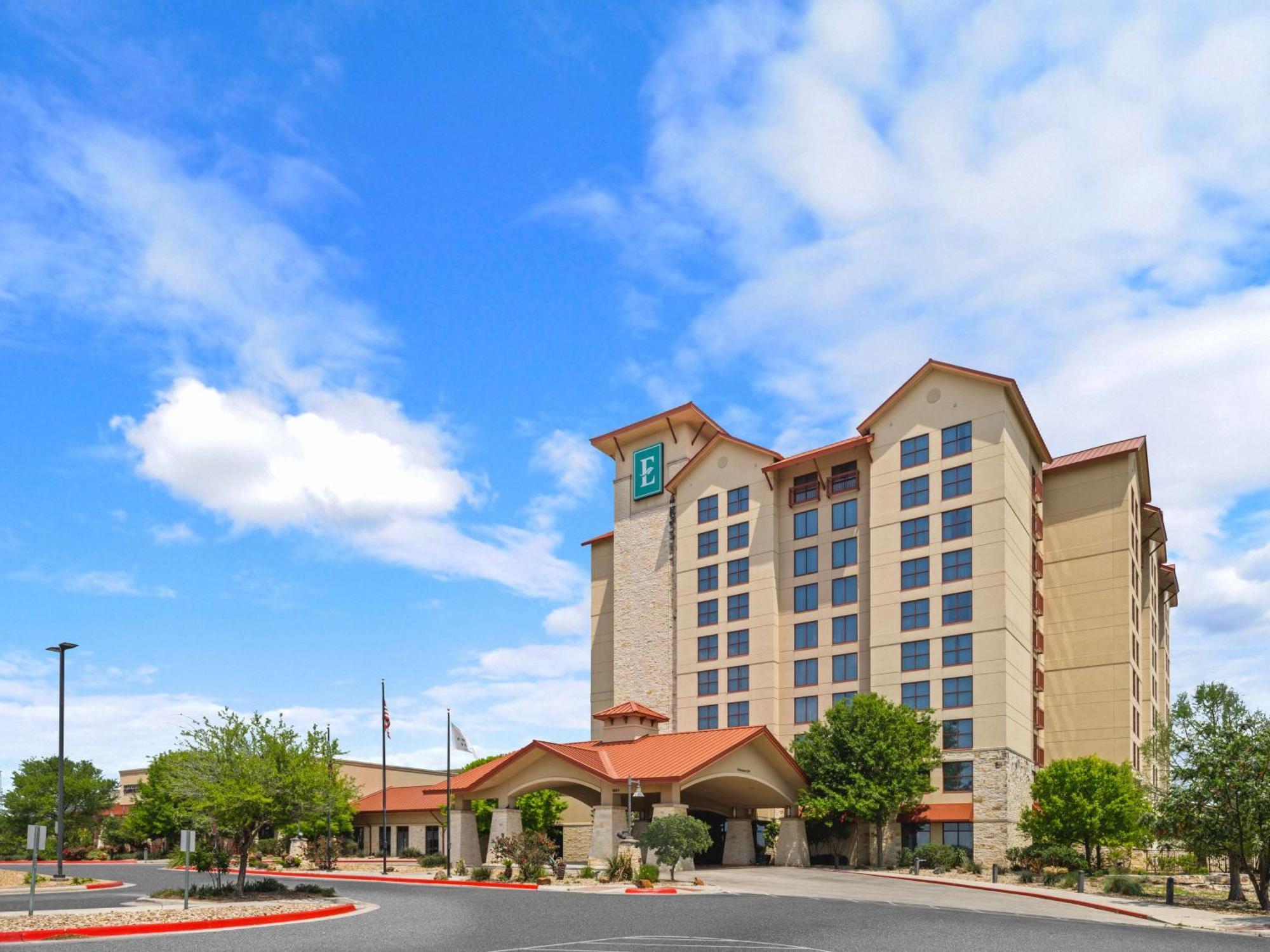 Embassy Suites San Marcos Hotel Conference Center Ngoại thất bức ảnh