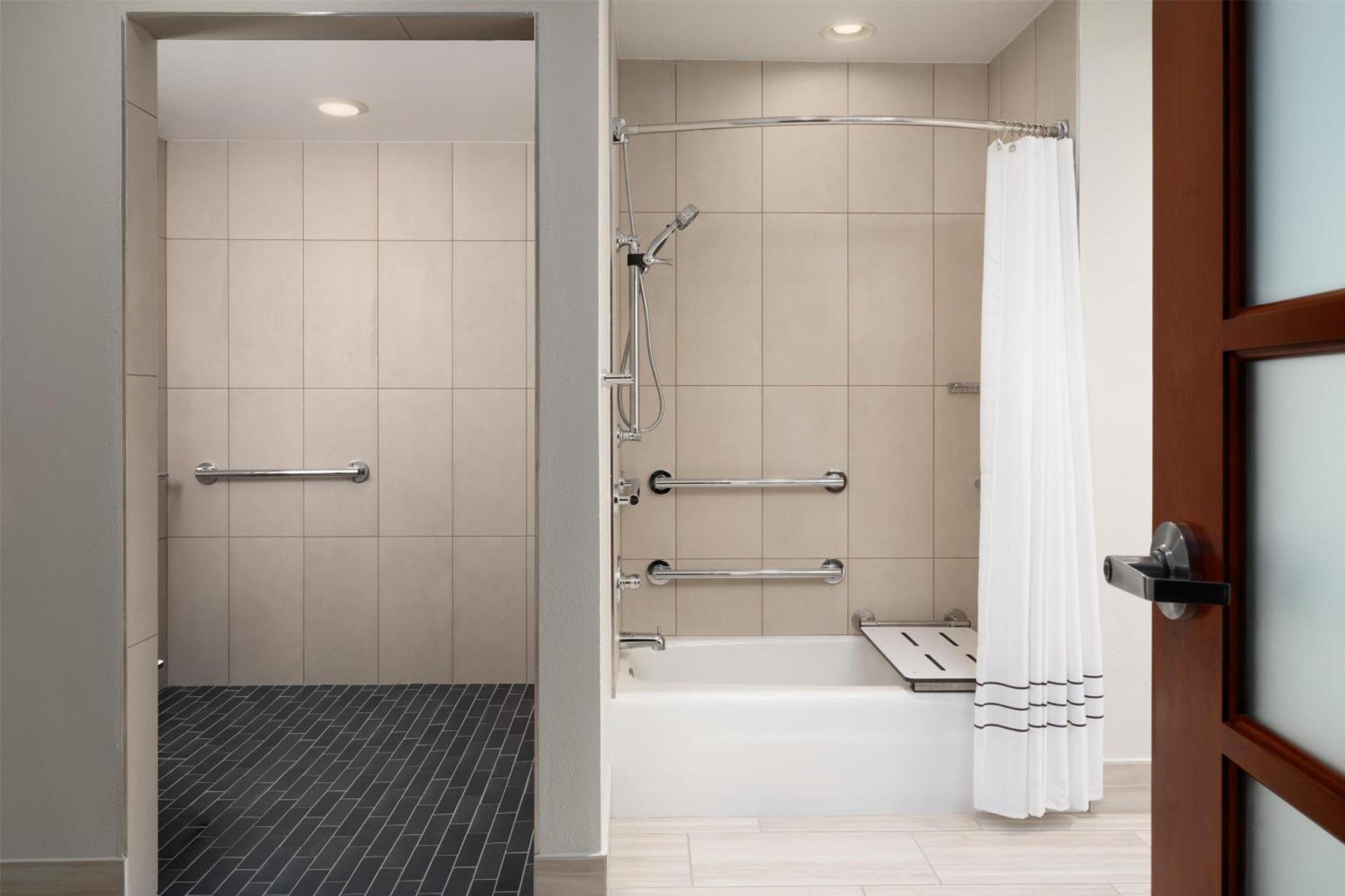 Embassy Suites San Marcos Hotel Conference Center Ngoại thất bức ảnh